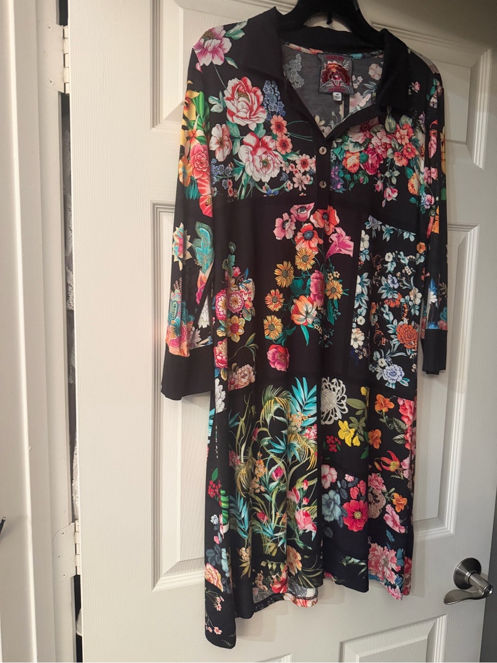 Johnny was Black Floral A-Line Dress with Collared Neck size med